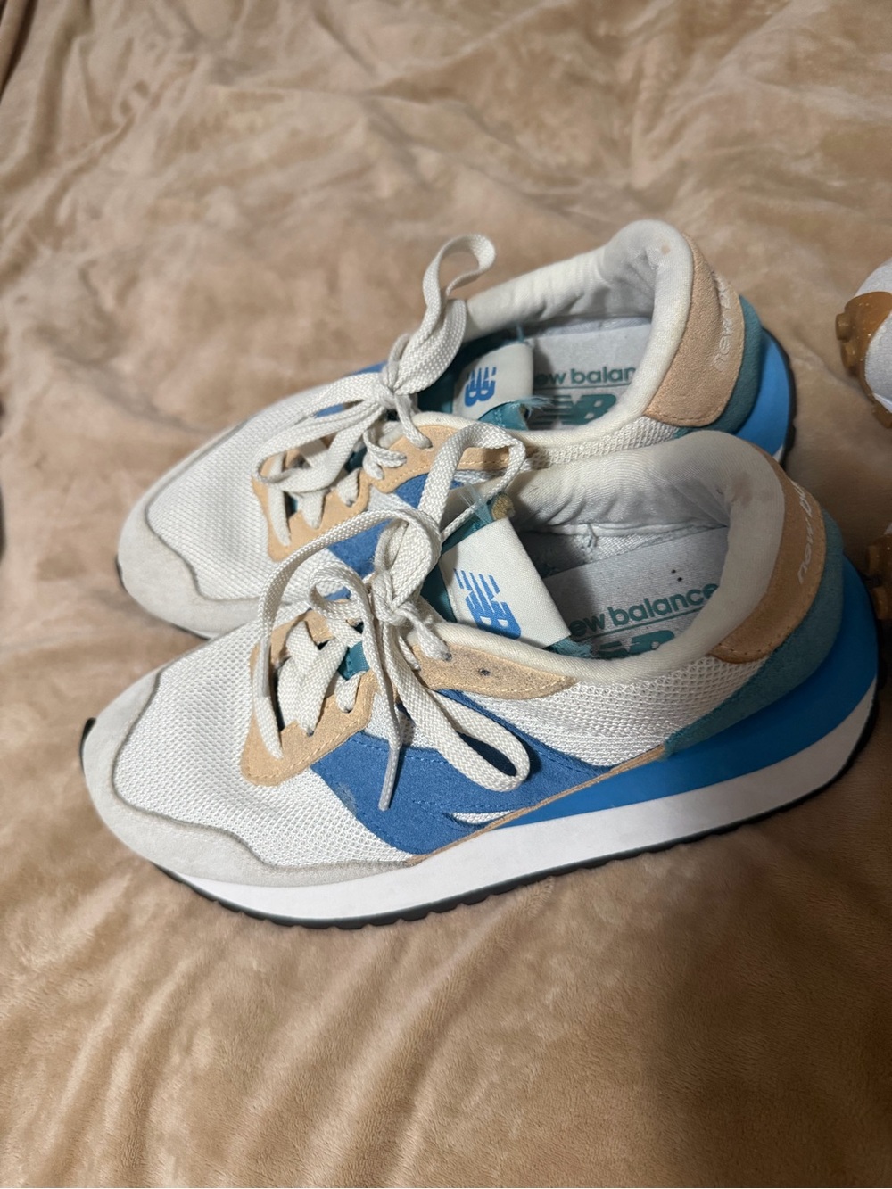New Balance Lot of 2 Sneakers 327 & 237 Women’s Size 6/6.5 - Picture 4 of 11
